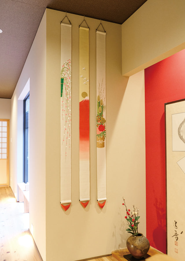 Hand-dyed Linen Japanese Narrow Tapestry - Kadomatsu (traditional Japanese decorations made for the New Year) -, Kyoto Noren, Japanese wall hanging scroll