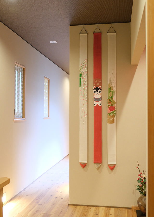 Hand-dyed Linen Japanese Narrow Tapestry - Kadomatsu (traditional Japanese decorations made for the New Year) -, Kyoto Noren, Japanese wall hanging scroll