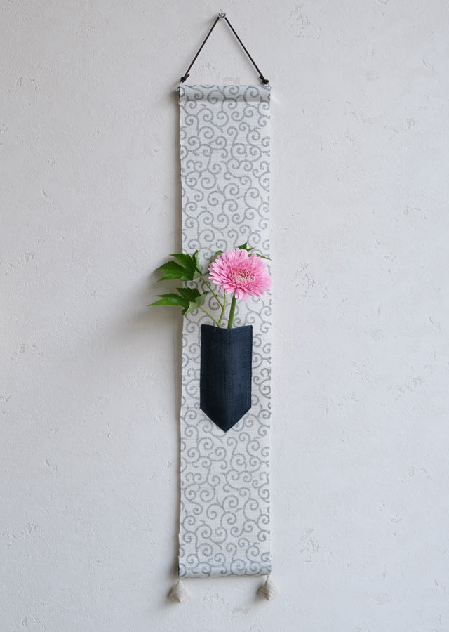 Hand-dyed Linen Japanese Small Tapestry - Arabesque Pattern / Silver -, Kyoto Noren, Japanese wall hanging scroll