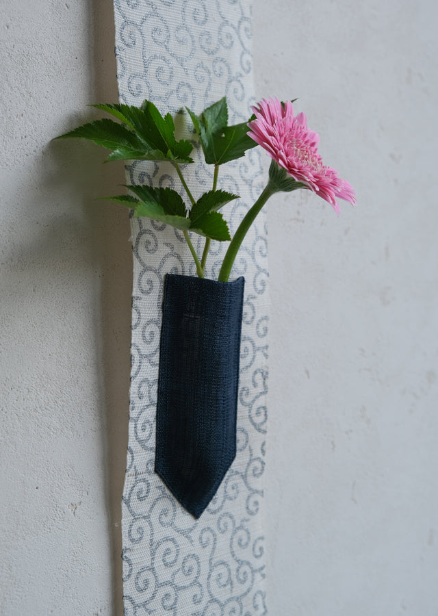 Hand-dyed Linen Japanese Small Tapestry - Arabesque Pattern / Silver -, Kyoto Noren, Japanese wall hanging scroll