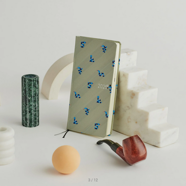Hobonichi Weeks MEGA,  Hobonichi Techo 2025 Bow & Tie: Snake Toy Weeks Mega Hardcover Book / Weekly Horizontal / January start / Monday start - English Edition