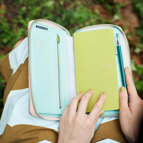 Hobonichi Techo 2025 minä perhonen: piece, (Weeks Mix) Weeks Cover (Cover Only)