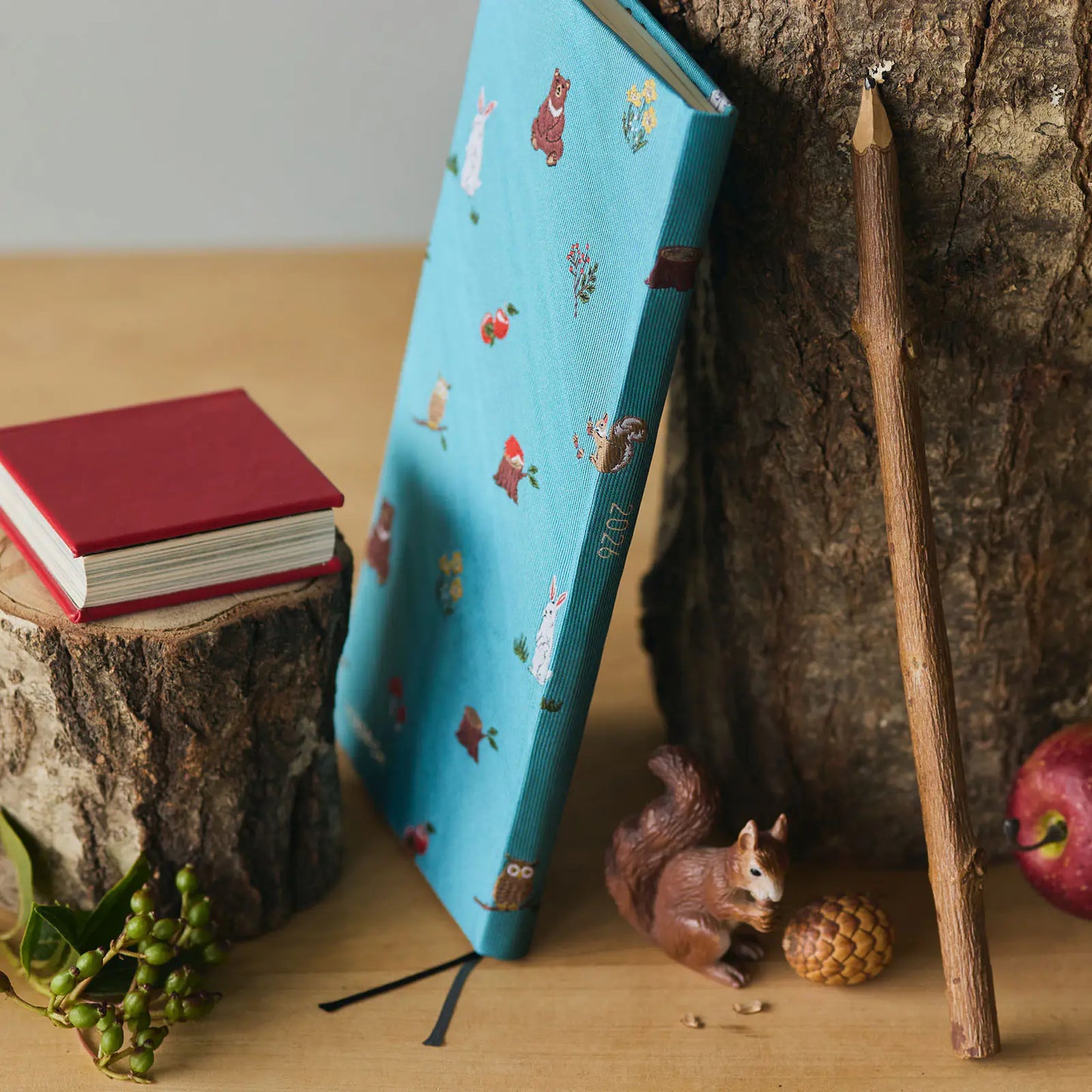 Weeks MEGA, Hobonichi Techo 2026 Bow & Tie: In the Forest Weeks Mega Hardcover Book / Weekly Horizontal / Jan start / Mon start - English Edition