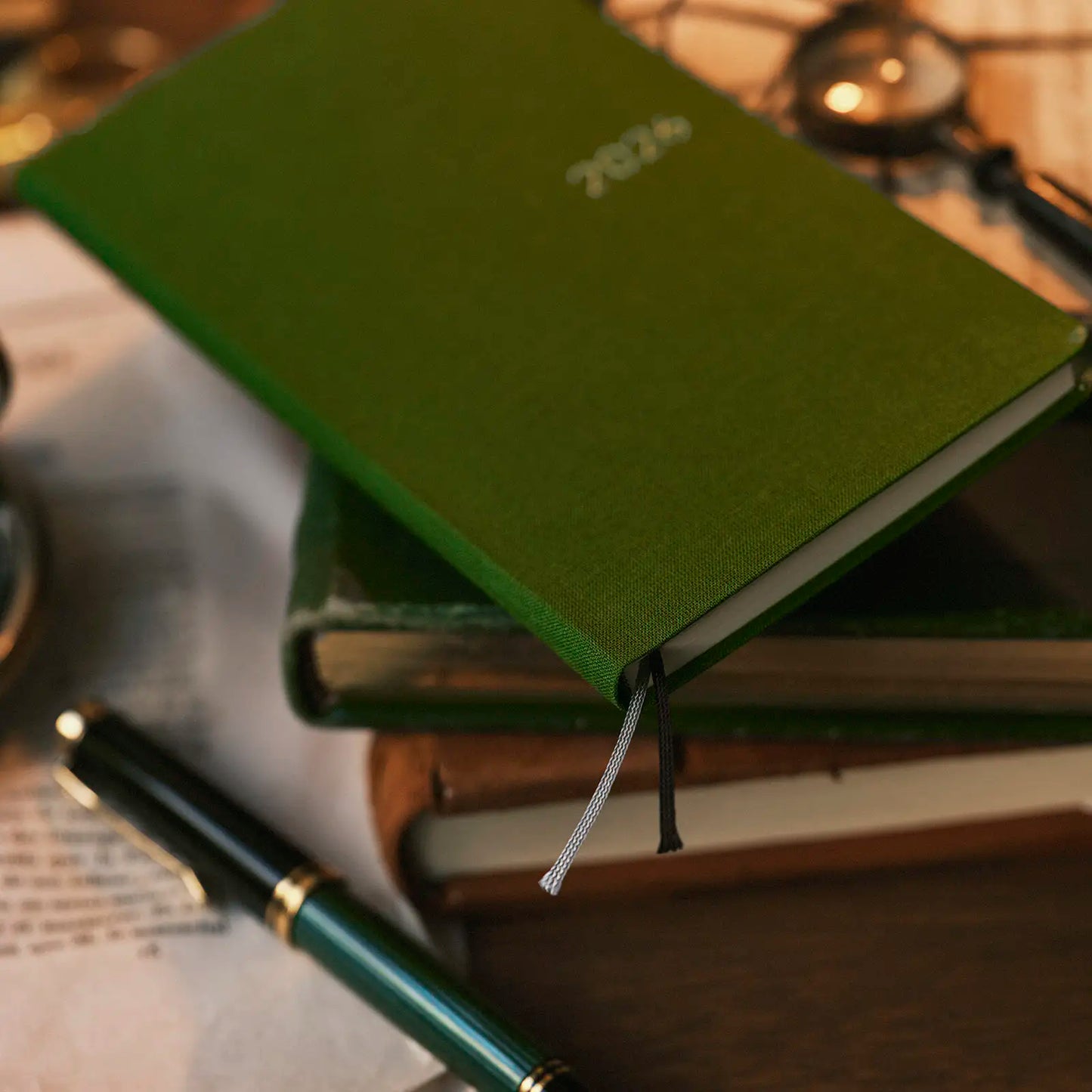 Weeks MEGA, Hobonichi Techo 2026 Colors: Antique Green Weeks Mega Hardcover Book / Weekly Horizontal / Jan start / Mon start - English Edition