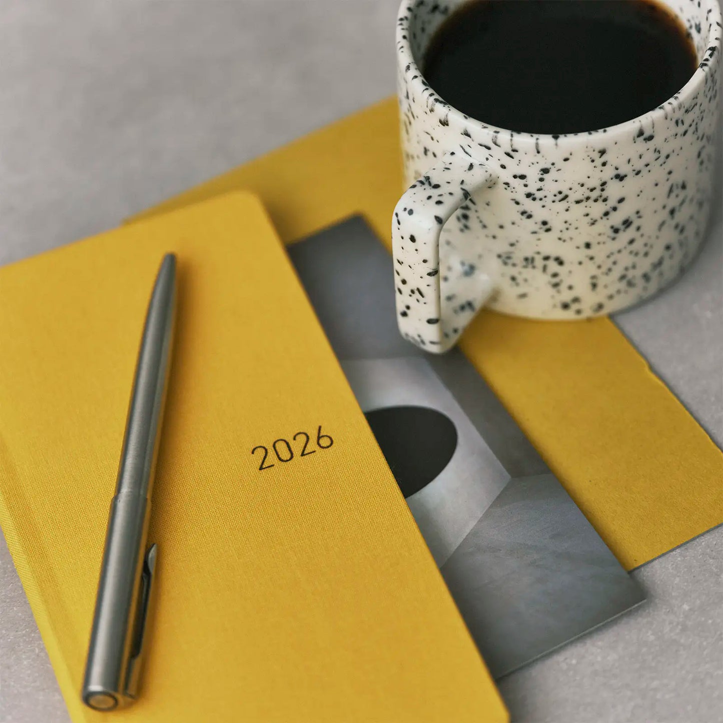 Weeks MEGA, Hobonichi Techo 2026 Colors: Full Moon Yellow Weeks Mega Hardcover Book / Weekly Horizontal / Jan start / Mon start - English Edition