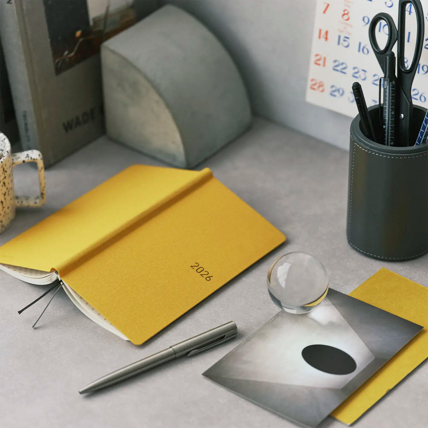 Weeks MEGA, Hobonichi Techo 2026 Colors: Full Moon Yellow Weeks Mega Hardcover Book / Weekly Horizontal / Jan start / Mon start - English Edition