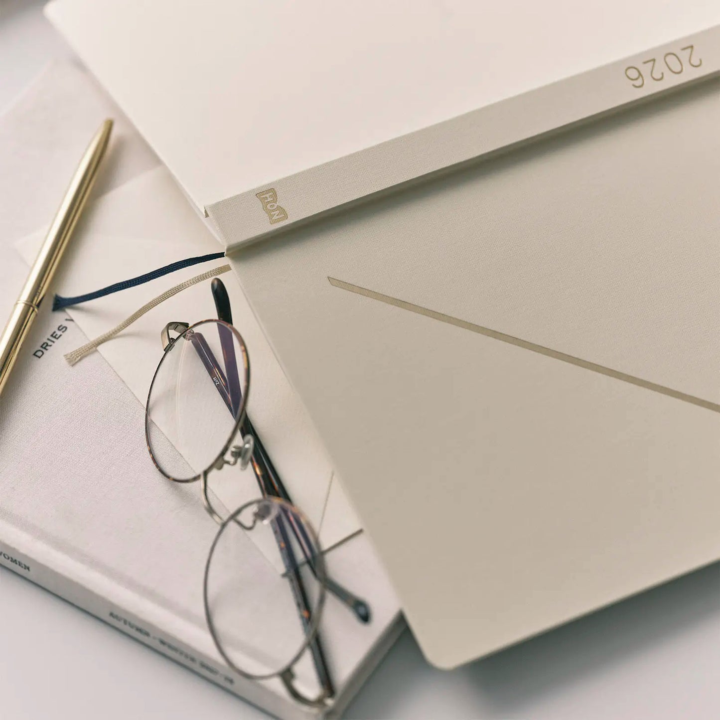 Hobonichi Techo 2026 Slash (Ivory) HON  / A5 Size / Daily / Jan start / Mon start - English Edition