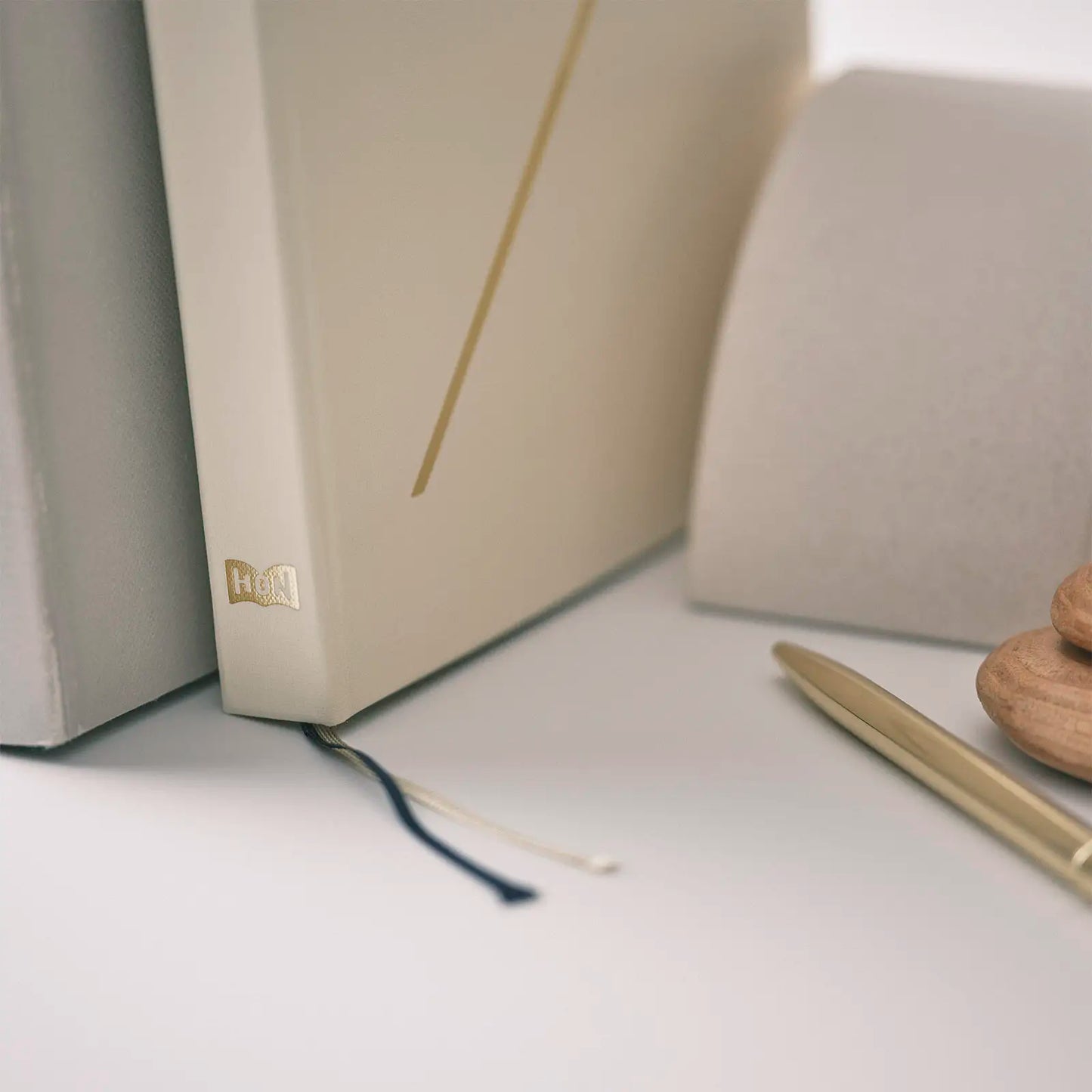 Hobonichi Techo 2026 Slash (Ivory) HON  / A5 Size / Daily / Jan start / Mon start - English Edition