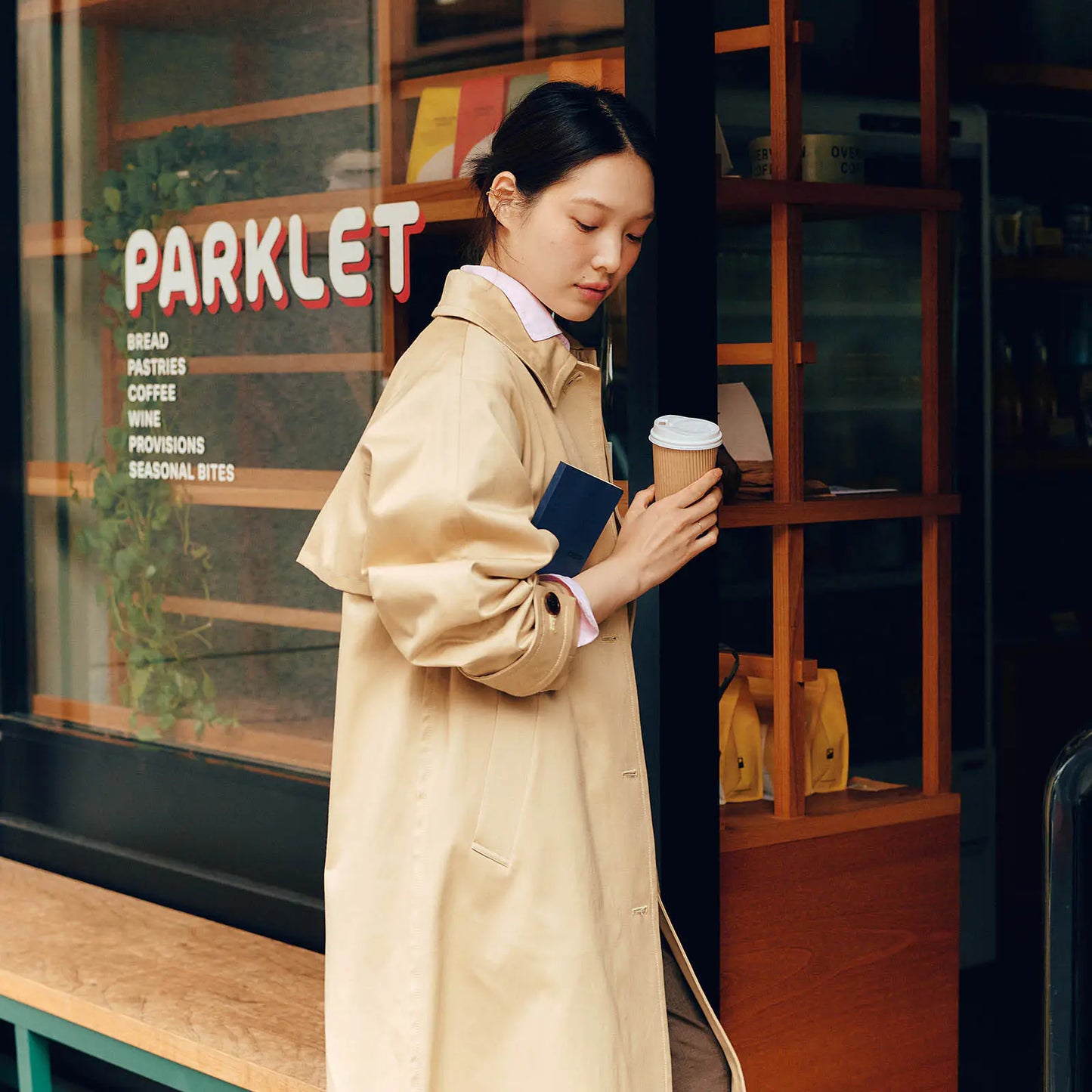 Weeks MEGA, Hobonichi Techo 2026 Sneaker: Indigo Black Weeks Mega Softcover Book / Weekly Horizontal / Jan start / Mon start - English Edition