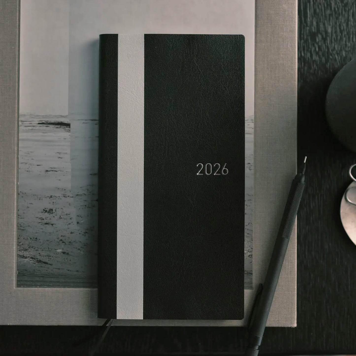 Hobonichi Techo 2026 White Line: Black Weeks Softcover Book / Weekly Horizontal / Jan start / Mon start - English Edition
