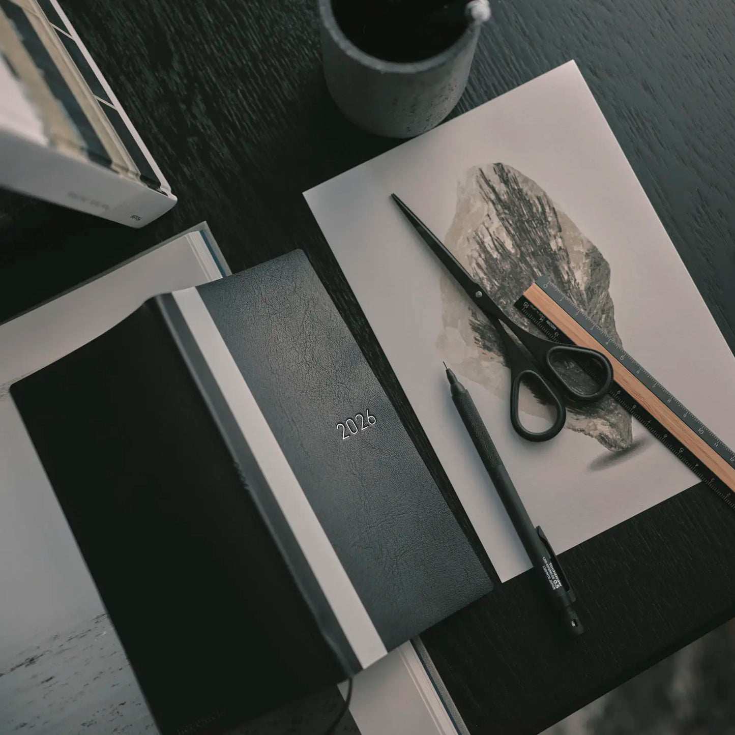 Hobonichi Techo 2026 White Line: Black Weeks Softcover Book / Weekly Horizontal / Jan start / Mon start - English Edition