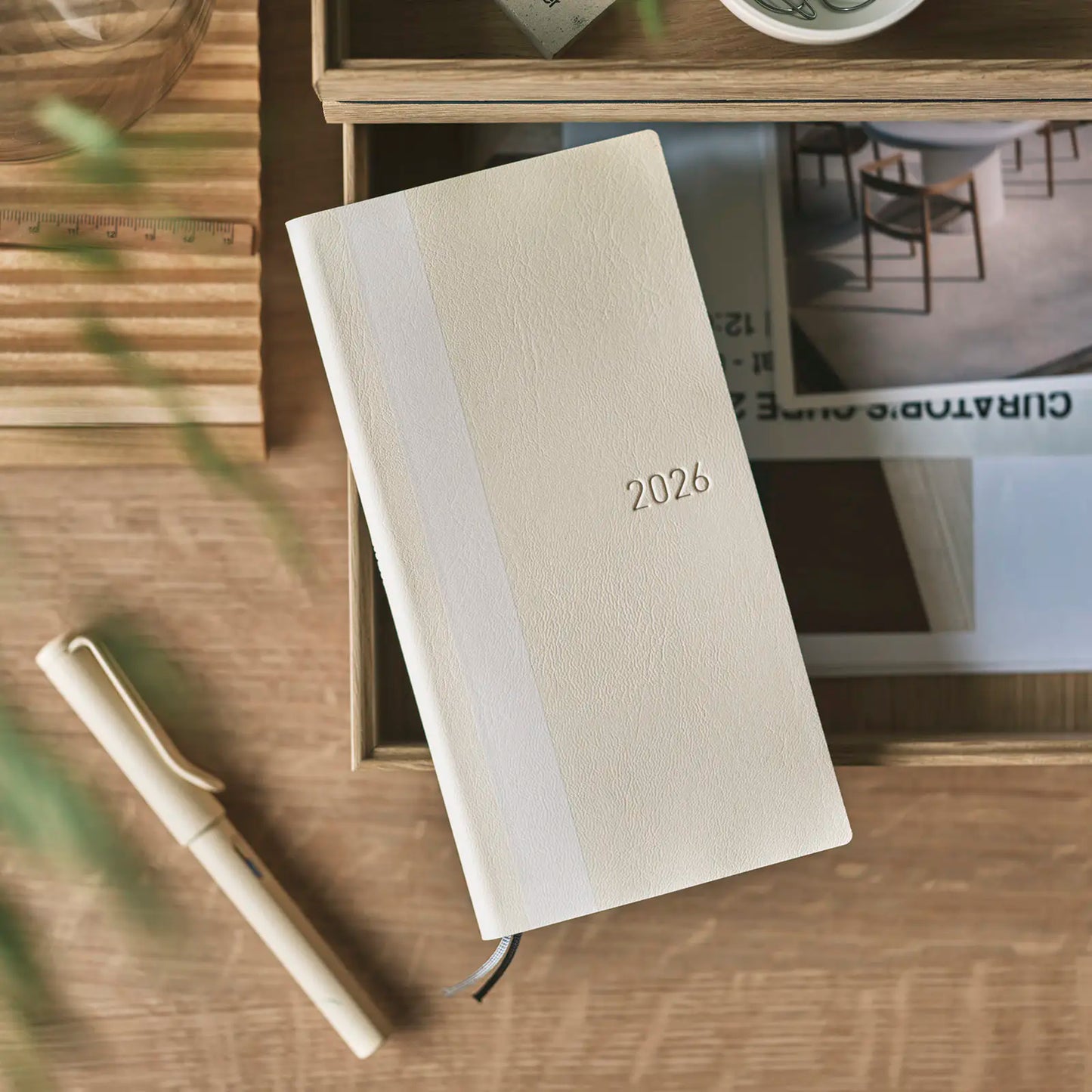 Hobonichi Techo 2026 White Line: Ivory Weeks Softcover Book / Weekly Horizontal / Jan start / Mon start - English Edition