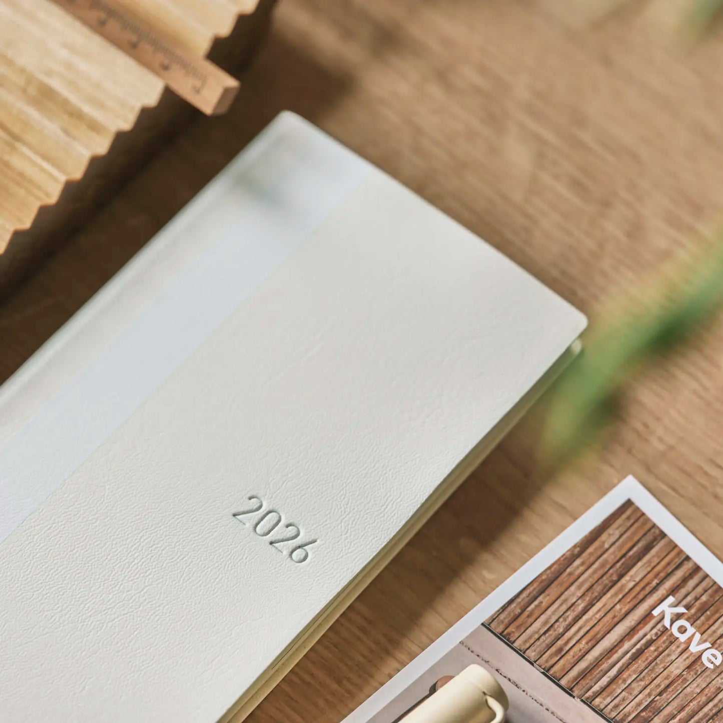 Hobonichi Techo 2026 White Line: Ivory Weeks Softcover Book / Weekly Horizontal / Jan start / Mon start - English Edition