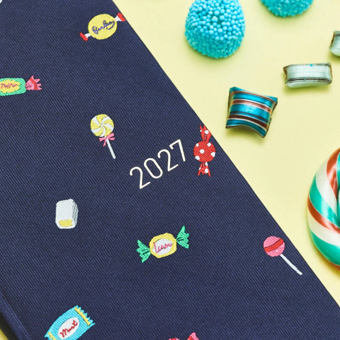 Hobonichi Techo 2027 Bow & Tie: Candy Dream Weeks Mega Hardcover Book / Weekly Horizontal / Jan start / Mon start - English Edition