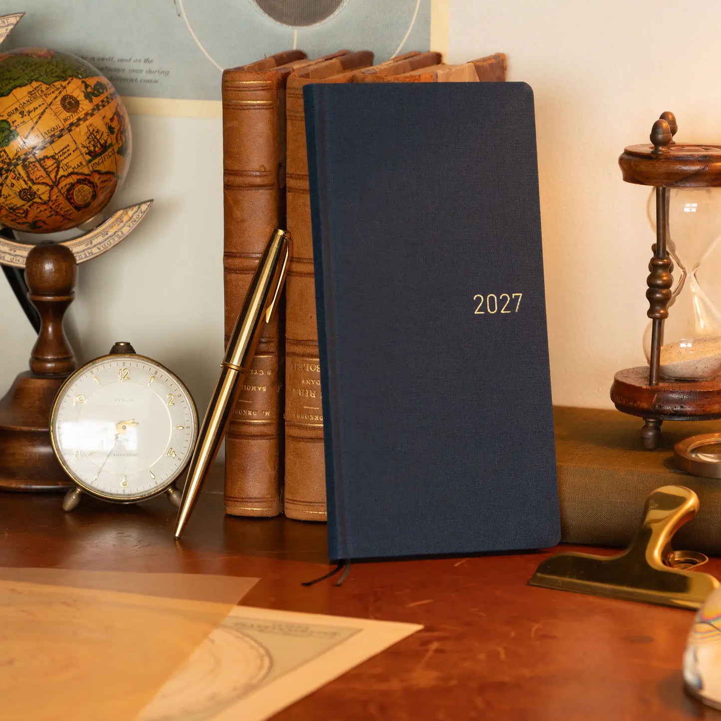 Weeks MEGA, Hobonichi Techo 2027 Colors: Midnight Blue Weeks Mega Hardcover Book / Weekly Horizontal / Jan start / Mon start - English Edition