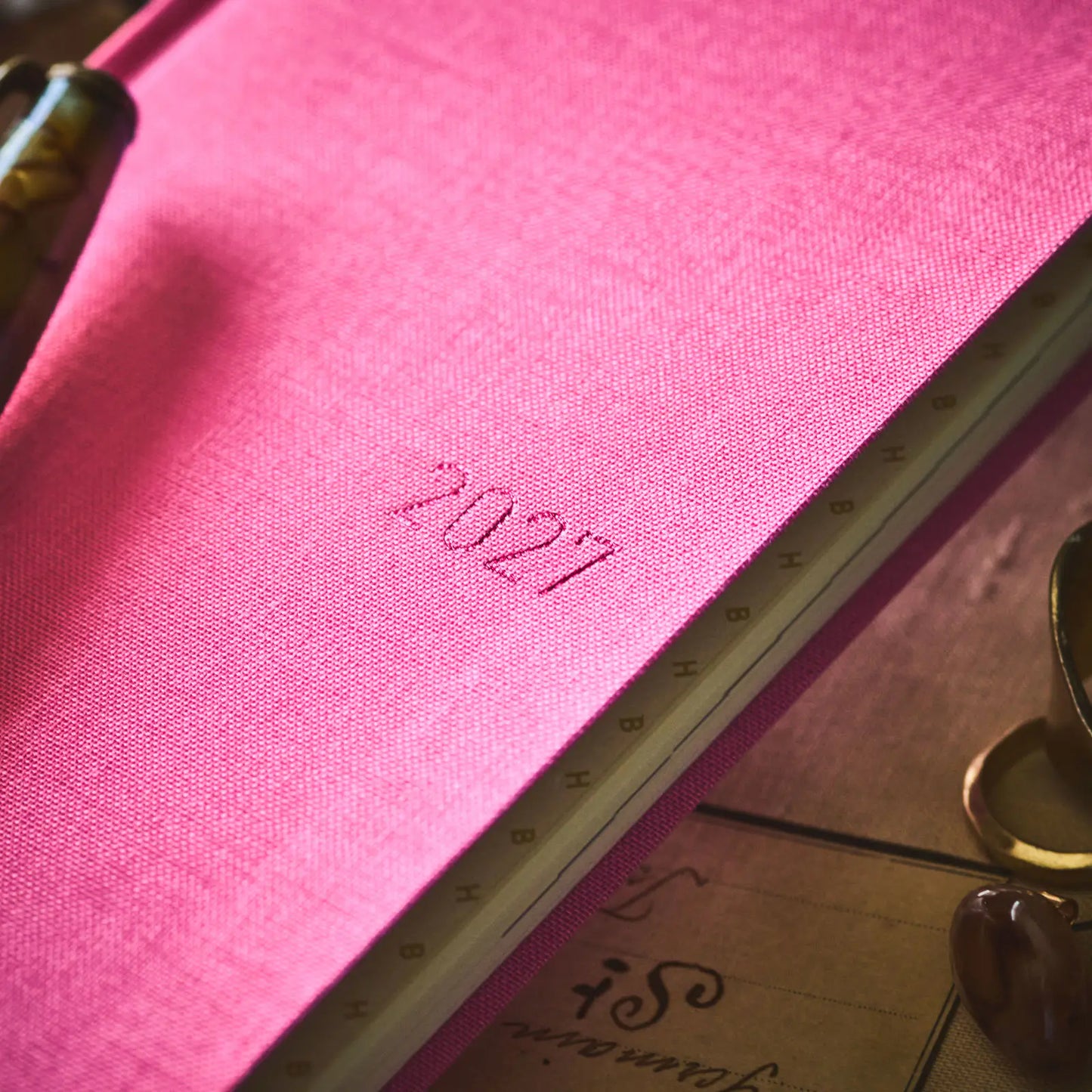 Hobonichi Techo 2027 Colors: Pink Sapphire Weeks Mega Hardcover Book / Weekly Horizontal / Jan start / Mon start - English Edition