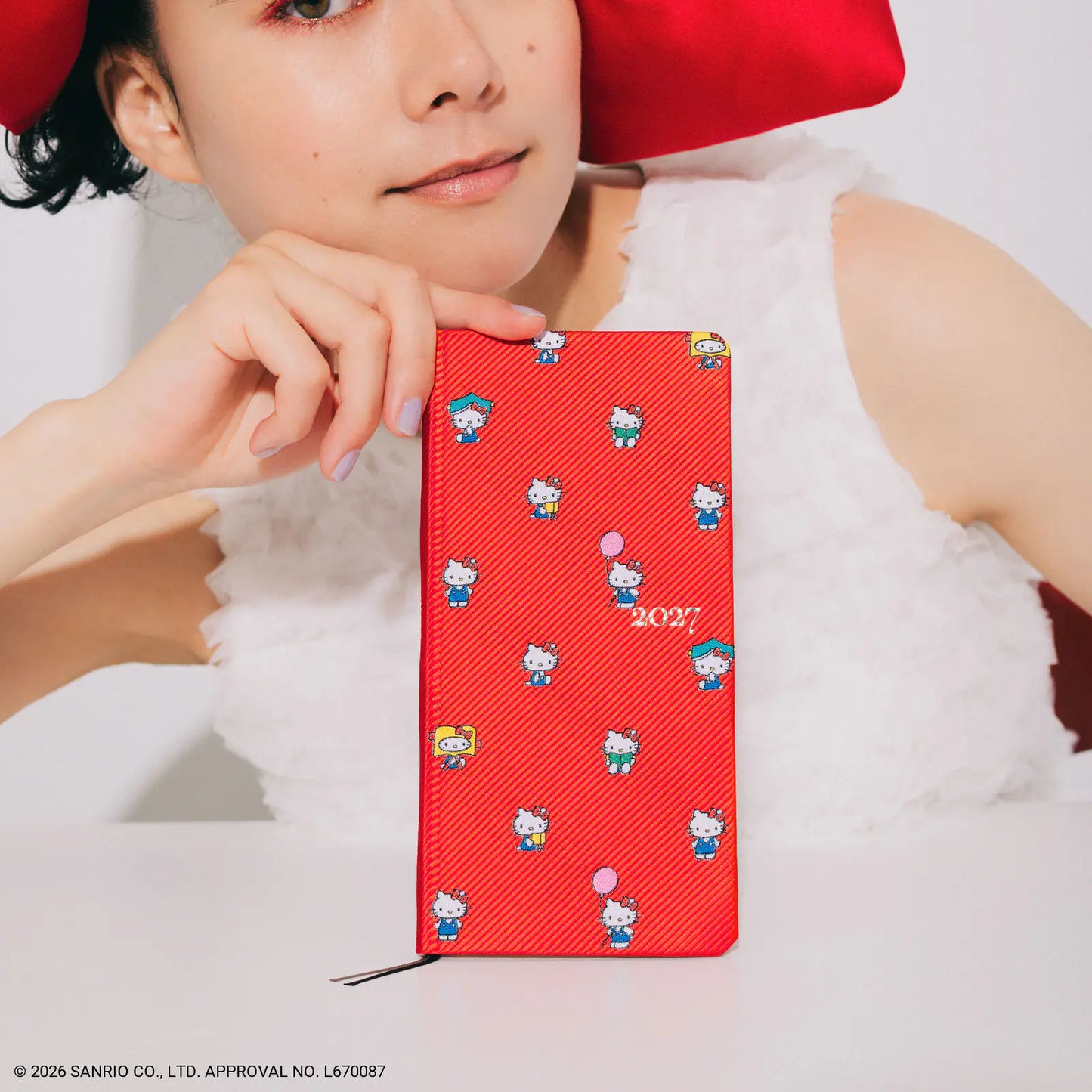 Hobonichi Techo 2027 Hello Kitty: Friends with my Techo Weeks Hardcover Book / Weekly Horizontal / Jan start / Mon start - English Edition