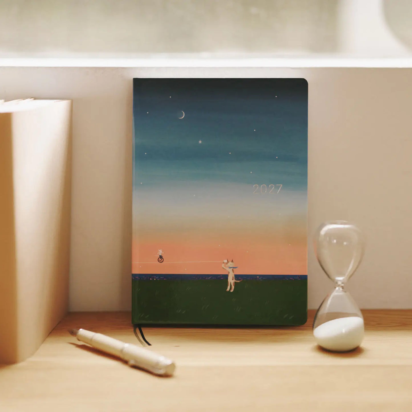 Hobonichi Techo 2027 Hiroko Kubota: String Telephone Until the Moon is Full HON / A5 Size / Daily / Jan start / Mon start - English Edition