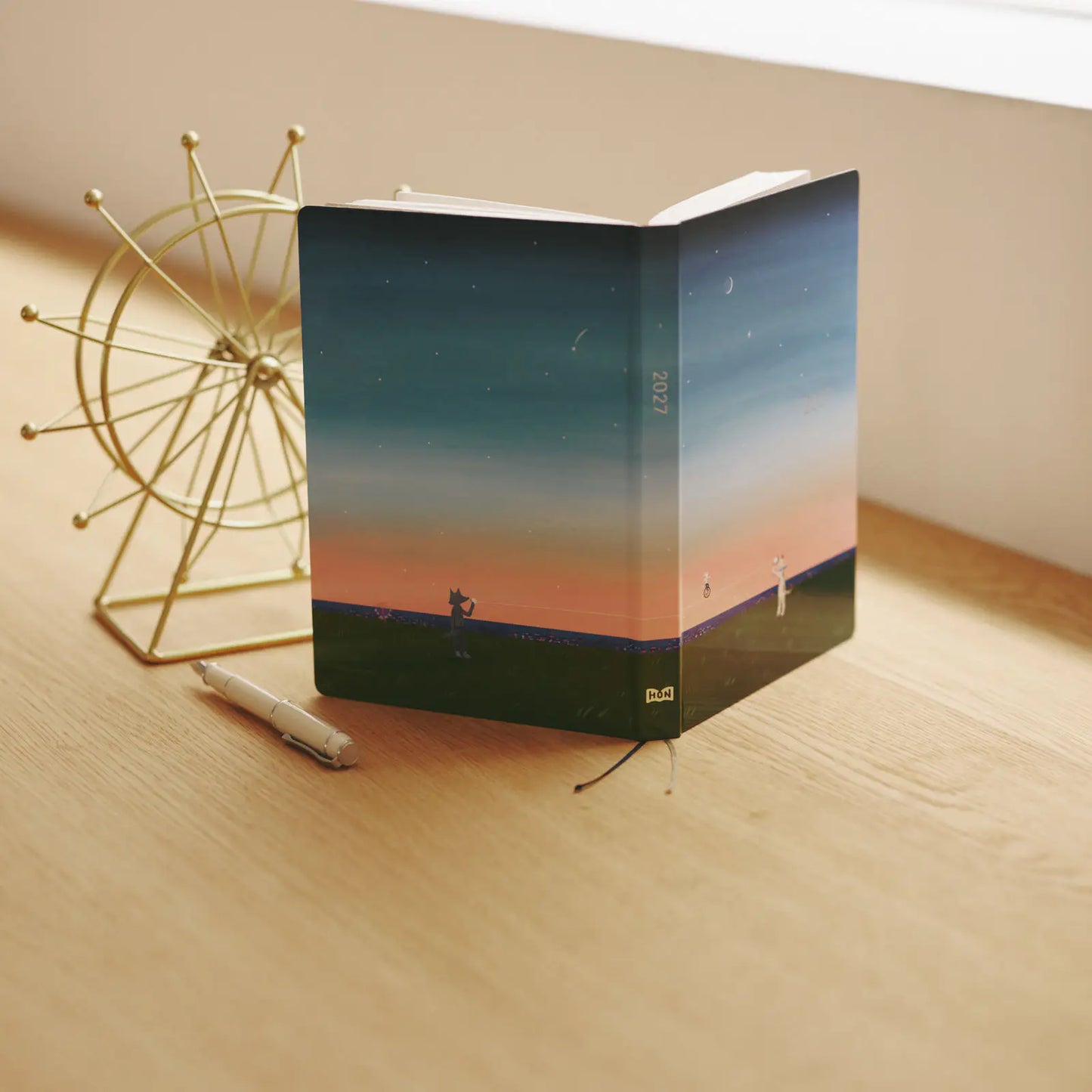 Hobonichi Techo 2027 Hiroko Kubota: String Telephone Until the Moon is Full HON / A5 Size / Daily / Jan start / Mon start - English Edition
