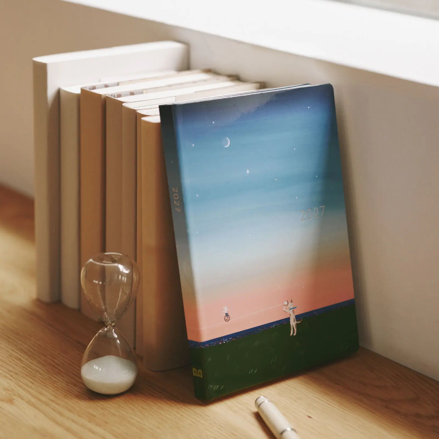 Hobonichi Techo 2027 Hiroko Kubota: String Telephone Until the Moon is Full HON / A5 Size / Daily / Jan start / Mon start - English Edition