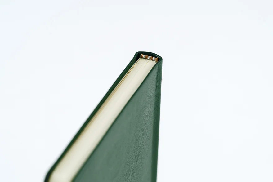 Hobonichi Techo 2027 Leather: Forest Green Weeks Hardcover Book / Weekly Horizontal / Jan start / Mon start - English Edition