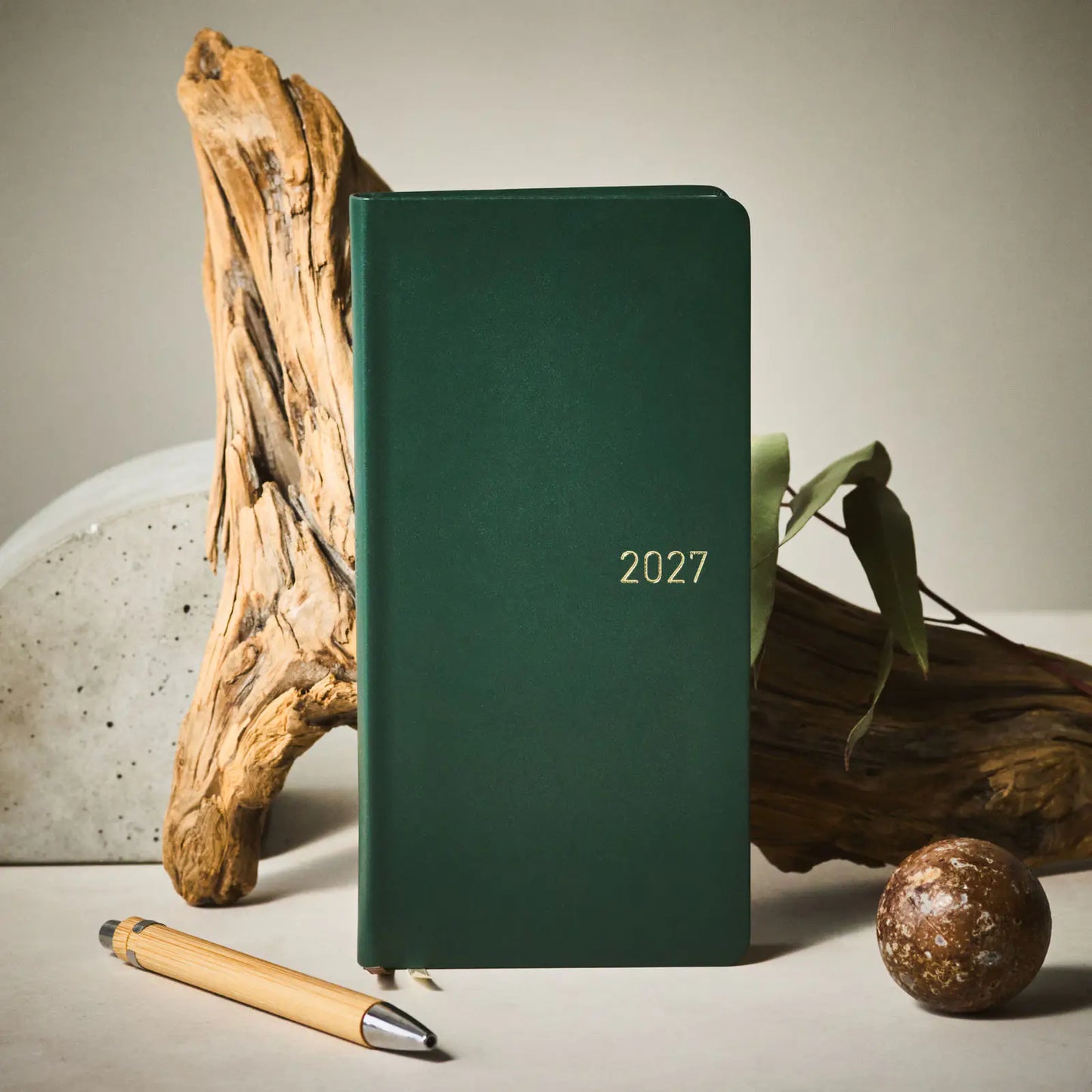 Hobonichi Techo 2027 Leather: Forest Green Weeks Hardcover Book / Weekly Horizontal / Jan start / Mon start - English Edition