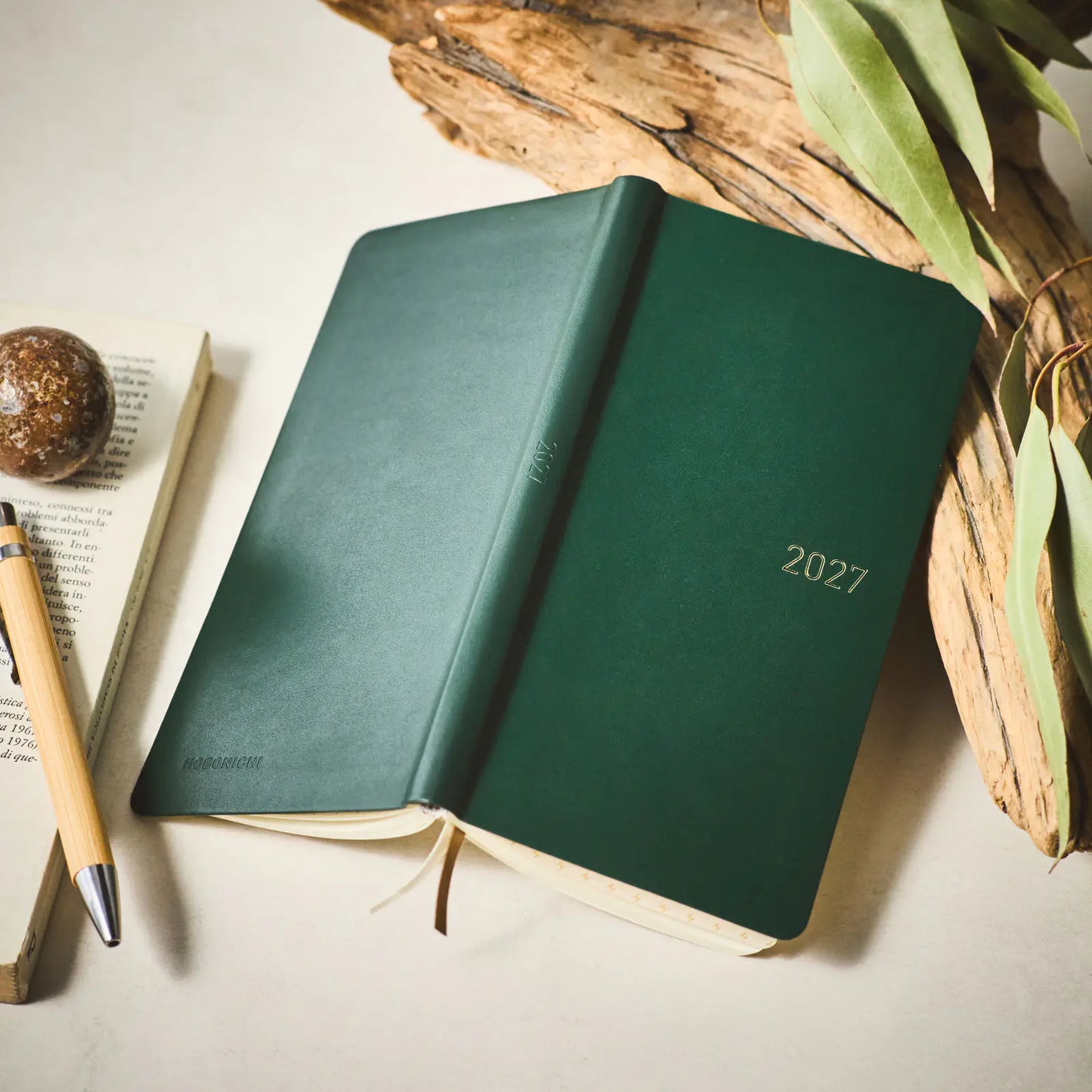 Hobonichi Techo 2027 Leather: Forest Green Weeks Hardcover Book / Weekly Horizontal / Jan start / Mon start - English Edition