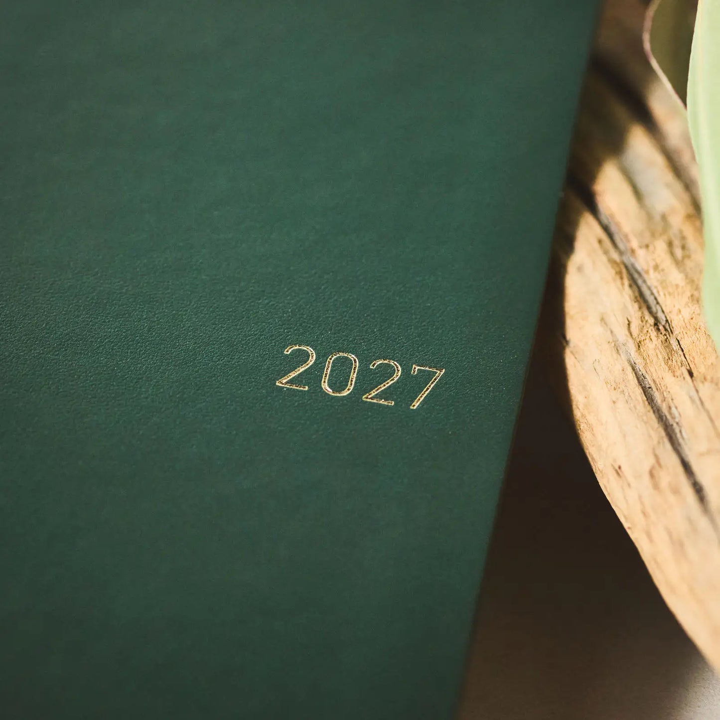 Hobonichi Techo 2027 Leather: Forest Green Weeks Hardcover Book / Weekly Horizontal / Jan start / Mon start - English Edition
