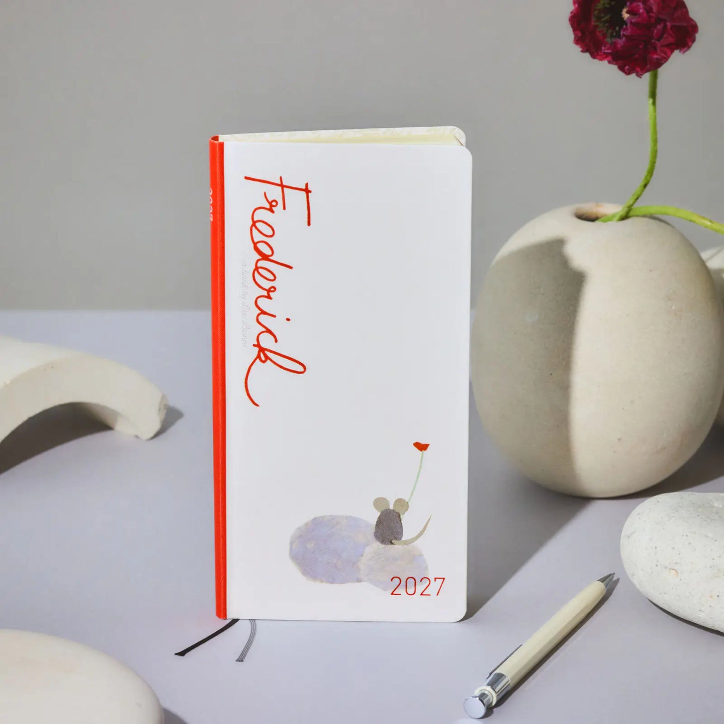 Hobonichi Techo 2027 Leo Lionni: Frederick (Poet) Weeks Hardcover Book / Weekly Horizontal / Jan start / Mon start - English Edition