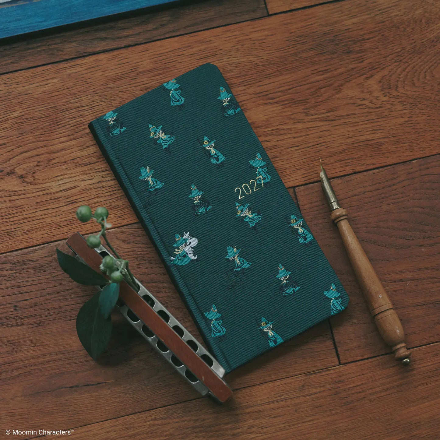 Hobonichi Techo 2027 Moomin: A Day in the Life of Snufkin Weeks Hardcover Book / Weekly Horizontal / Jan start / Mon start - English Edition