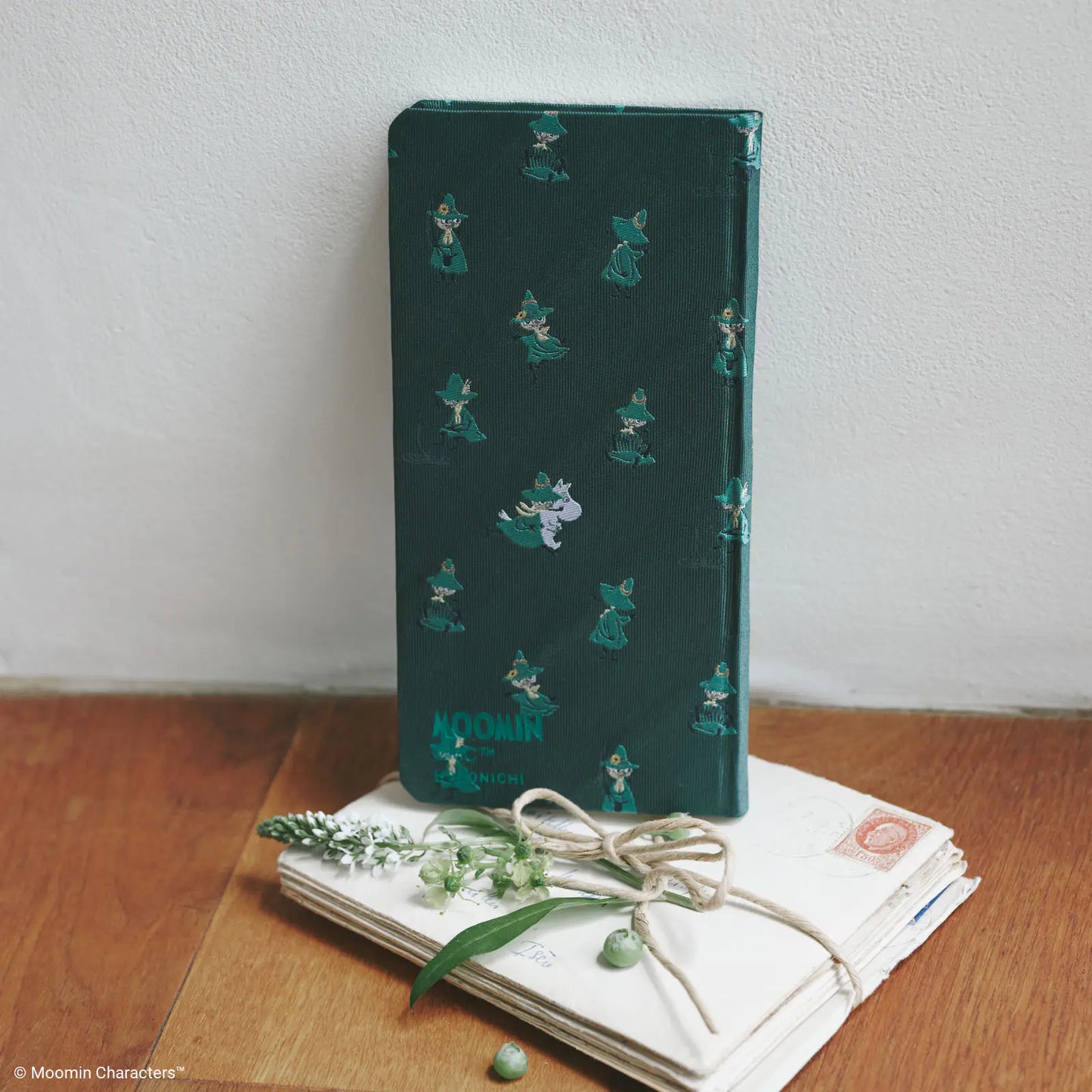 Hobonichi Techo 2027 Moomin: A Day in the Life of Snufkin Weeks Hardcover Book / Weekly Horizontal / Jan start / Mon start - English Edition