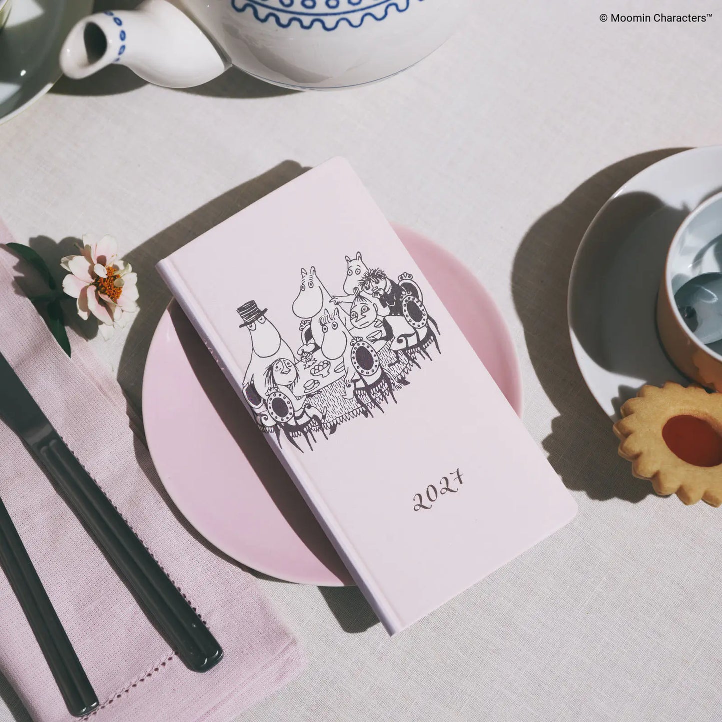 Hobonichi Techo 2027 Moomin: At the Table Weeks Hardcover Book / Weekly Horizontal / Jan start / Mon start - English Edition