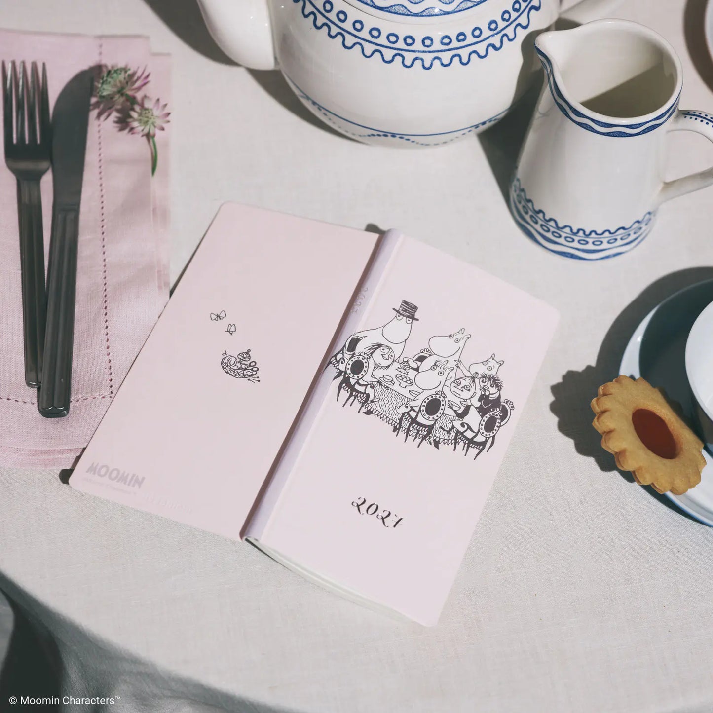 Hobonichi Techo 2027 Moomin: At the Table Weeks Hardcover Book / Weekly Horizontal / Jan start / Mon start - English Edition