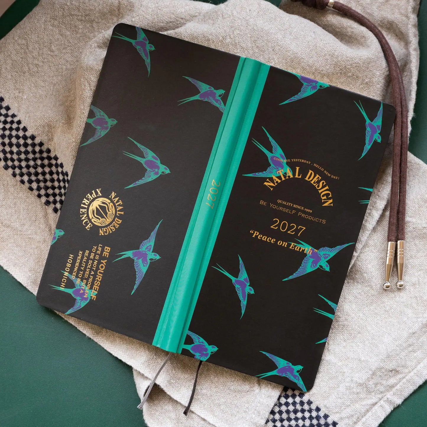 Hobonichi Techo 2027 Natal Design: Lucky Swallow Weeks Hardcover Book / Weekly Horizontal / Jan start / Mon start - English Edition