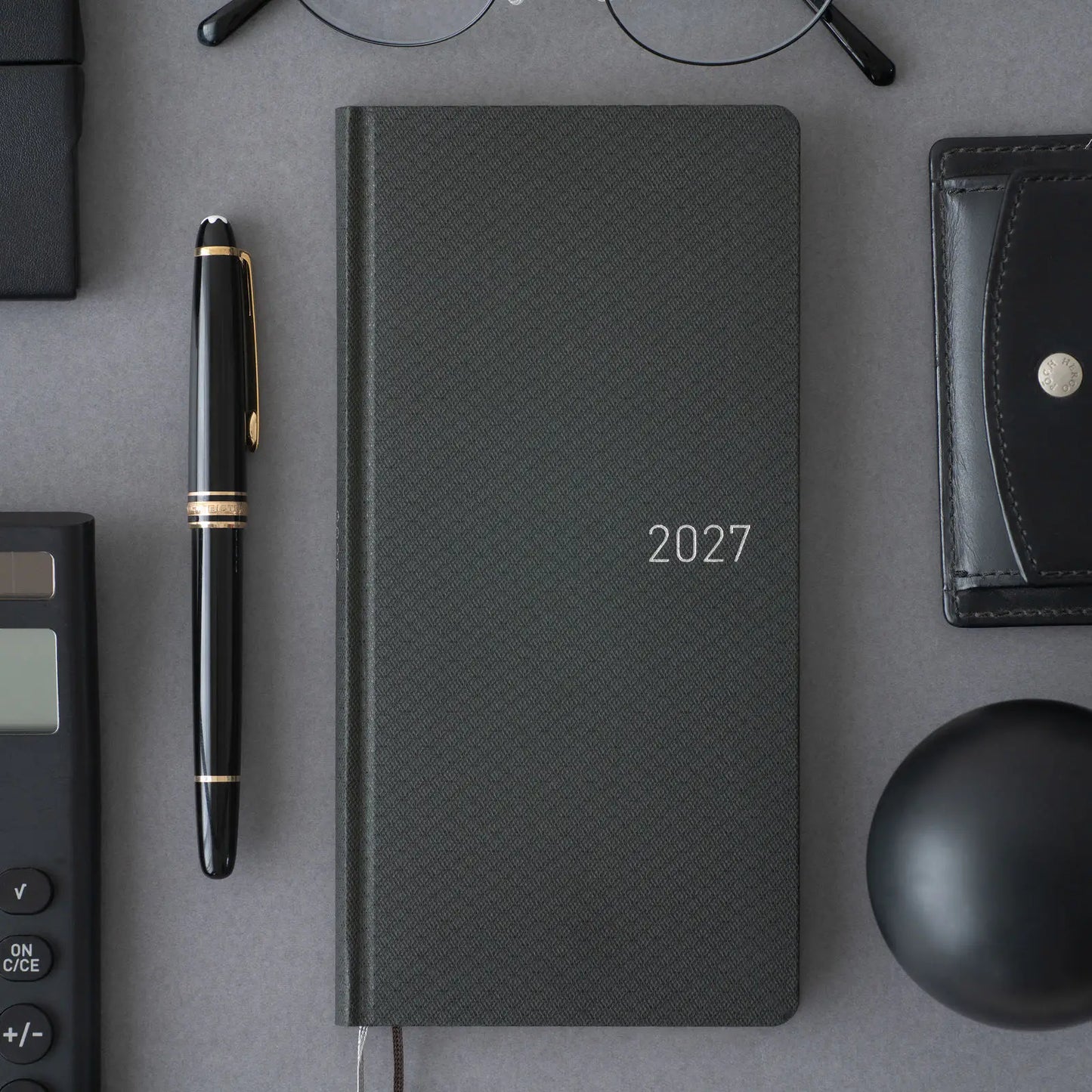 Hobonichi Techo 2027 Paper Series: Black Argyle Weeks Hardcover Book / Weekly Horizontal / Jan start / Mon start - English Edition