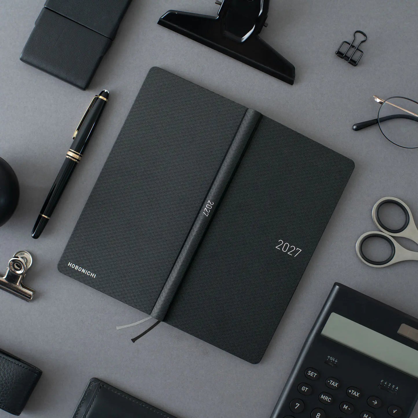 Hobonichi Techo 2027 Paper Series: Black Argyle Weeks Hardcover Book / Weekly Horizontal / Jan start / Mon start - English Edition