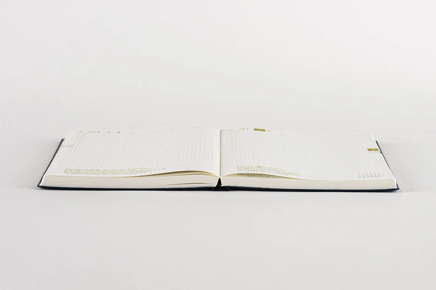 Hobonichi Techo 2027 V&A Series: Vine HON / A5 Size / Daily / Jan start / Mon start - English Edition