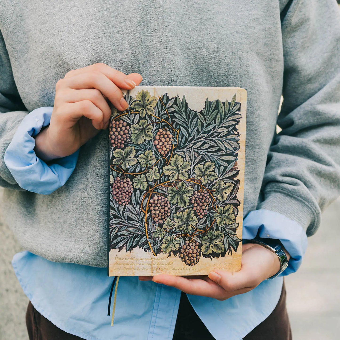 Hobonichi Techo 2027 V&A Series: Vine HON / A5 Size / Daily / Jan start / Mon start - English Edition