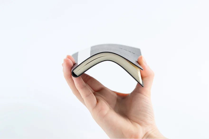 Hobonichi Techo 2027 White Line: Black Weeks Softcover Book / Weekly Horizontal / Jan start / Mon start - English Edition