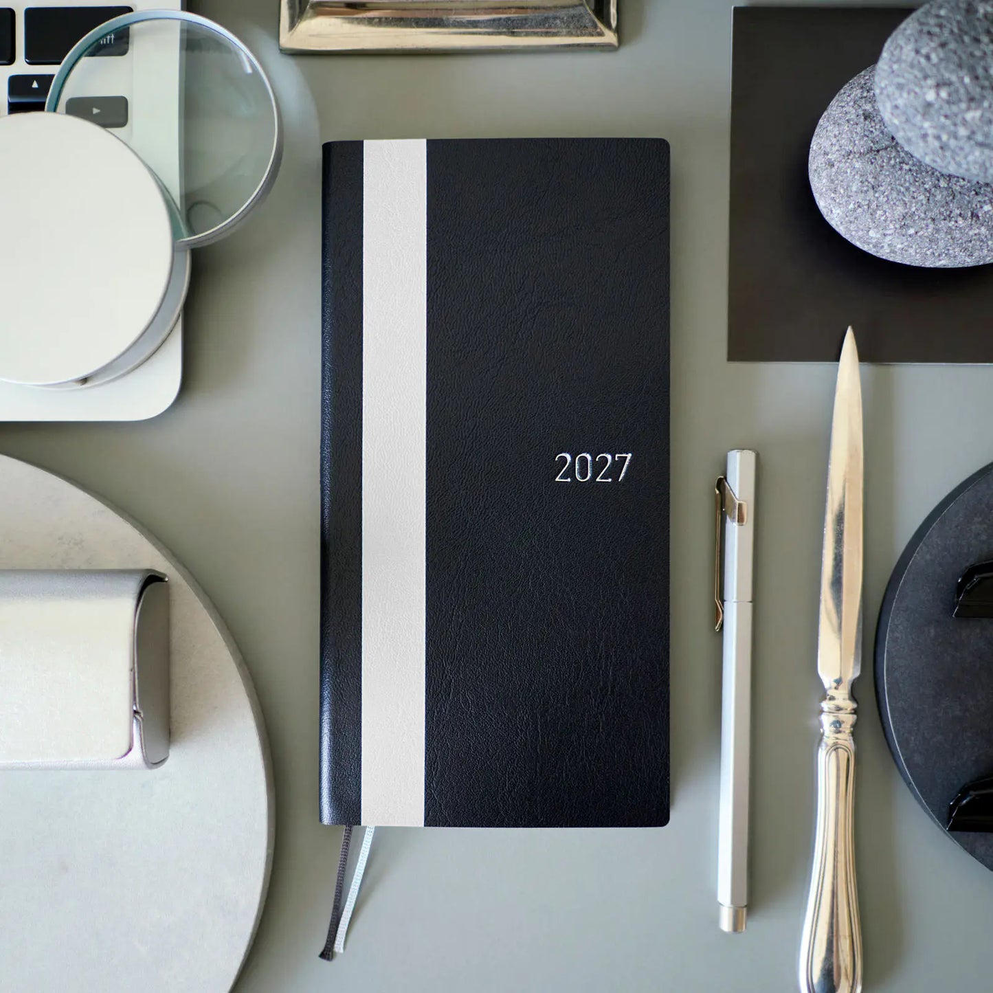 Hobonichi Techo 2027 White Line: Black Weeks Softcover Book / Weekly Horizontal / Jan start / Mon start - English Edition