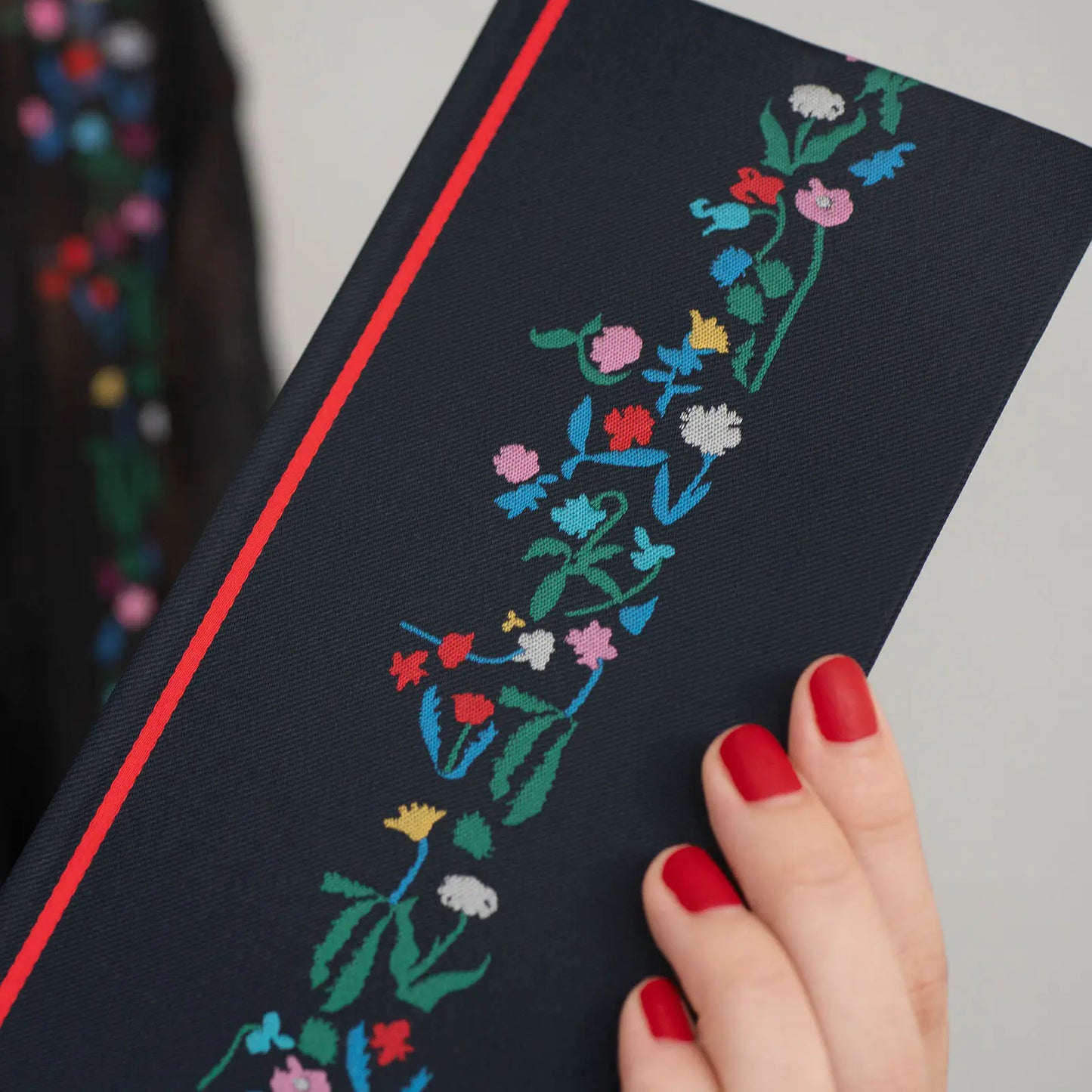 Hobonichi Techo 2027 Yoshie Watanabe: Petit Bloom Weeks Hardcover Book / Weekly Horizontal / Jan start / Mon start - English Edition