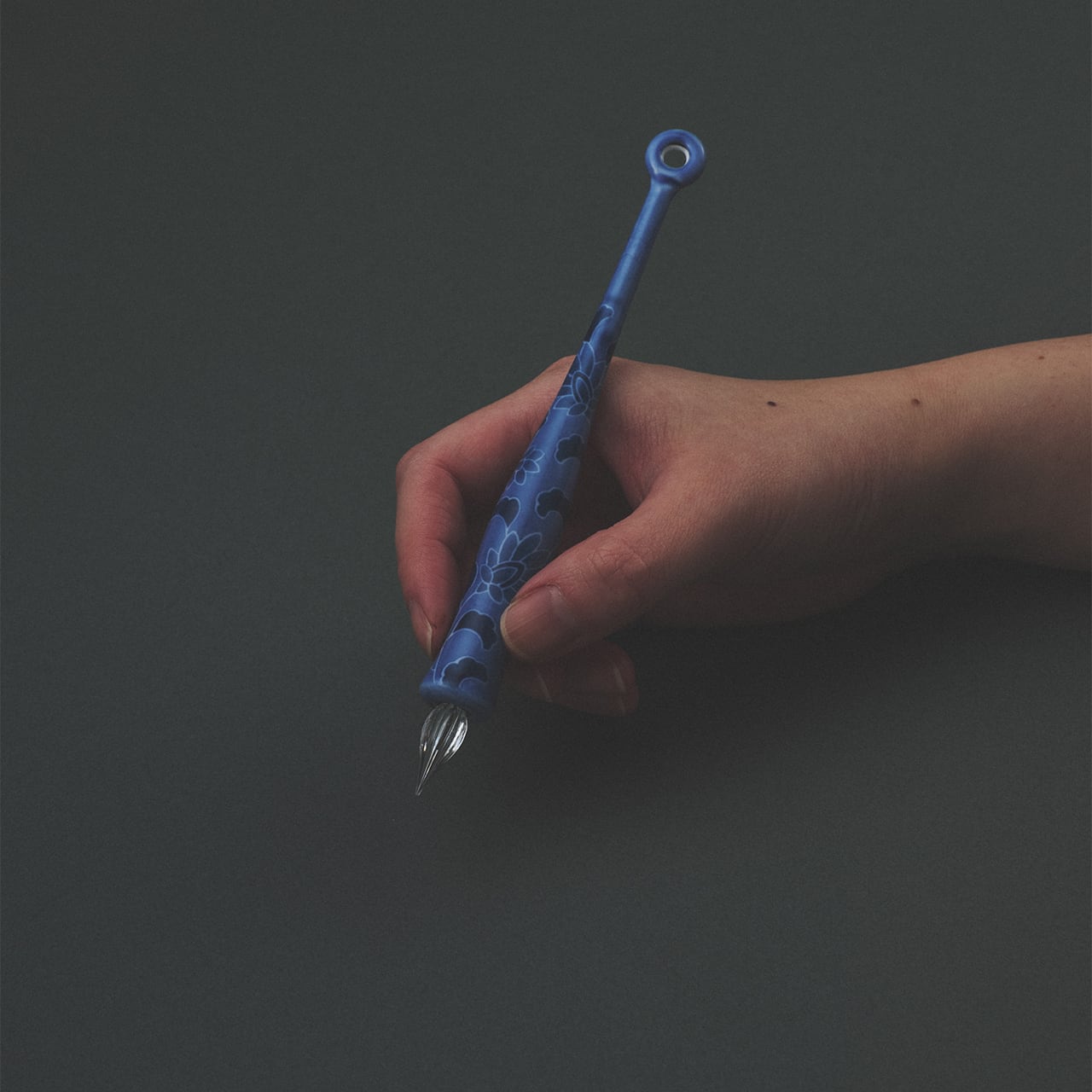 Imari Yaki(ware) Body Glass Dip Pen - Blue Flower Pattern -, Japanese glass dip pen