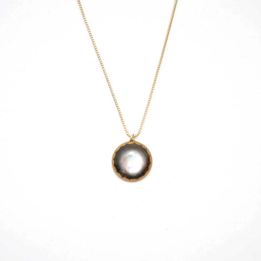 Maki-e Urushi Lacquer Pendant Necklace - Black Lip Oyster Pearl Shell / Frame Design / Black -, Traditional Japanese Urushi Lacquer Jewelry