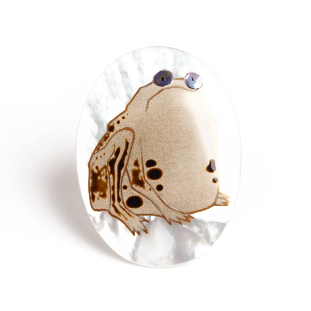Maki-e Urushi Lacquer Brooch - White South Sea Pearl Shell / Frog -, Traditional Japanese Urushi Lacquer Jewelry