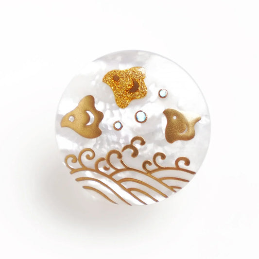 Maki-e Urushi Lacquer Brooch - White South Sea Pearl Shell / Waves and Plover -, Traditional Japanese Urushi Lacquer Jewelry