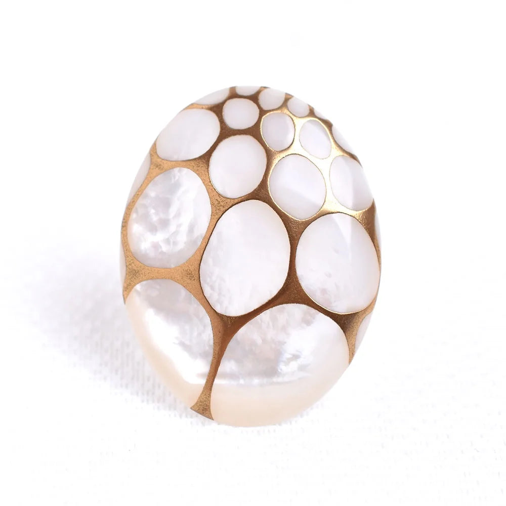 Maki-e Urushi Lacquer Brooch - White South Sea Pearl Shell / Thread Pattern  -, Traditional Japanese Urushi Lacquer Jewelry