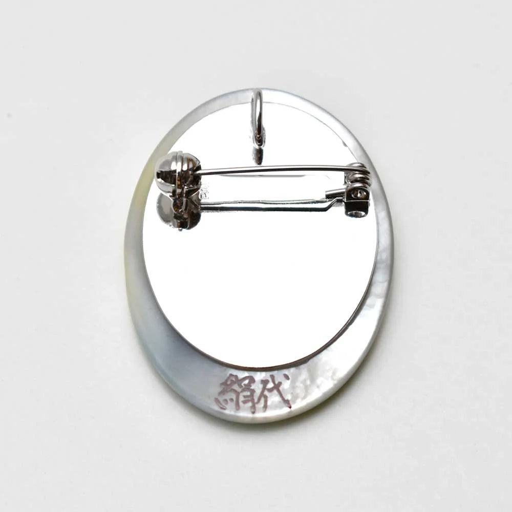 Maki-e Urushi Lacquer Brooch - White South Sea Pearl Shell / Cat -, Traditional Japanese Urushi Lacquer Jewelry