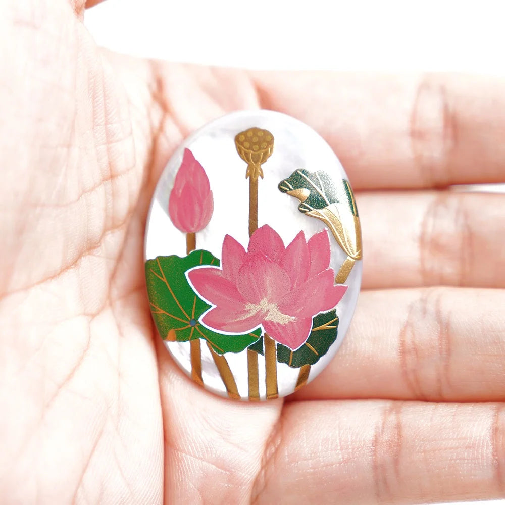 Maki-e Urushi Lacquer Brooch - White South Sea Pearl Shell / Lotus -, Traditional Japanese Urushi Lacquer Jewelry