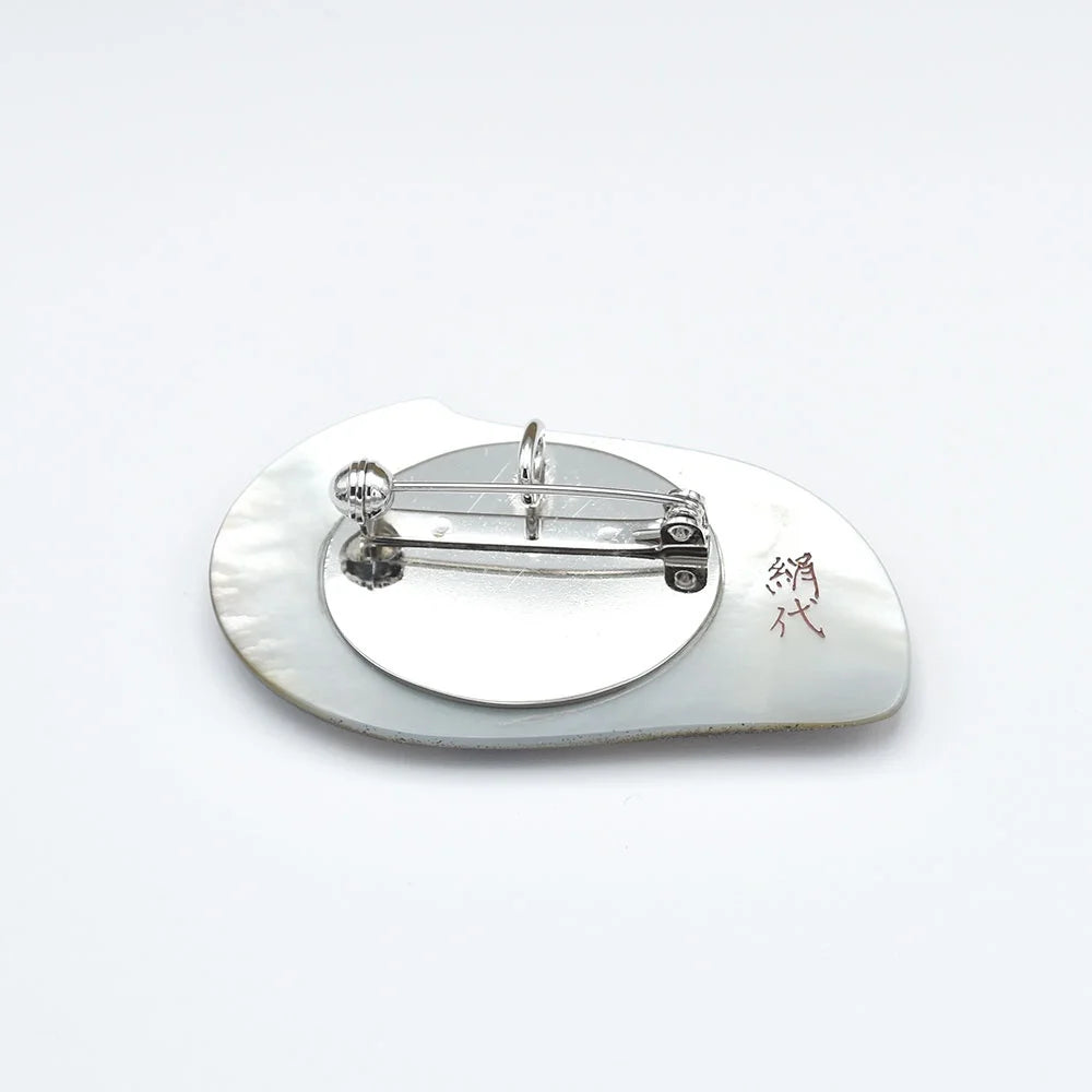 Maki-e Urushi Lacquer Brooch - Black Lip Oyster Pearl Shell / Flower -, Traditional Japanese Urushi Lacquer Jewelry