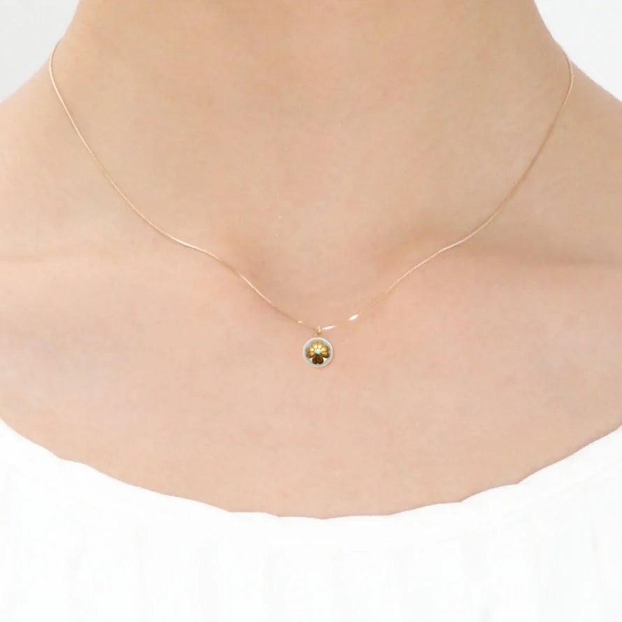 Maki-e Urushi Lacquer Pendant Necklace - White South Sea Pearl Shell / Clover -, Traditional Japanese Urushi Lacquer Jewelry